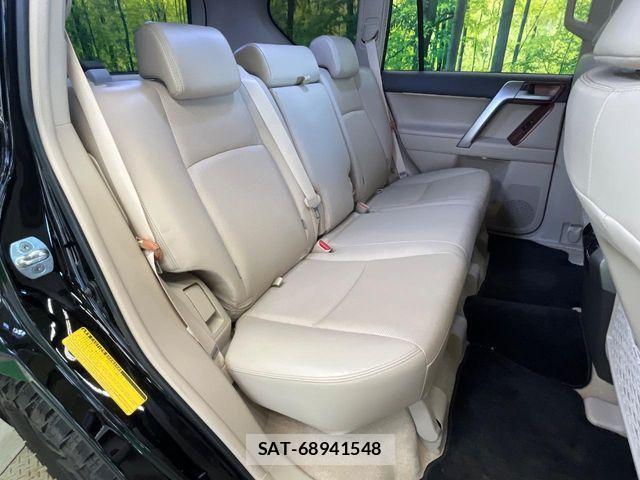 Toyota LAND CRUISER PRADO 2023-03 8336444-8