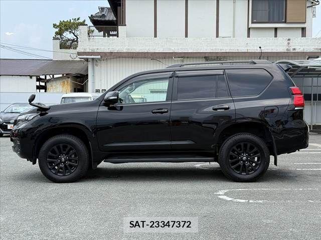 Toyota LAND CRUISER PRADO 2023-04 8336441-10