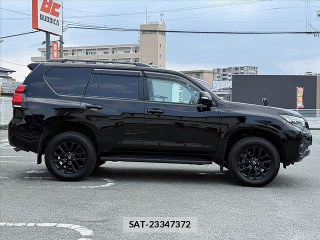 Toyota LAND CRUISER PRADO 2023-04 8336441-11