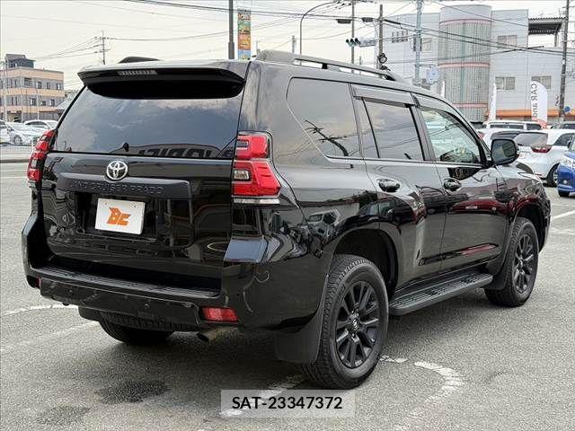 Toyota LAND CRUISER PRADO 2023-04 8336441-12