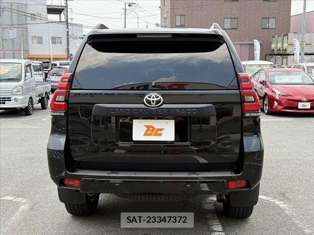 Toyota LAND CRUISER PRADO 2023-04 8336441-13