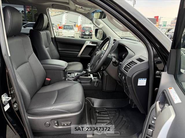 Toyota LAND CRUISER PRADO 2023-04 8336441-15