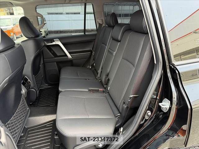 Toyota LAND CRUISER PRADO 2023-04 8336441-18
