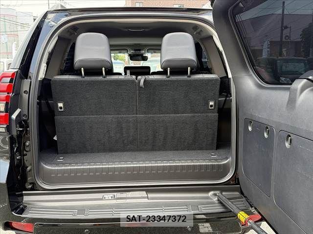 Toyota LAND CRUISER PRADO 2023-04 8336441-21