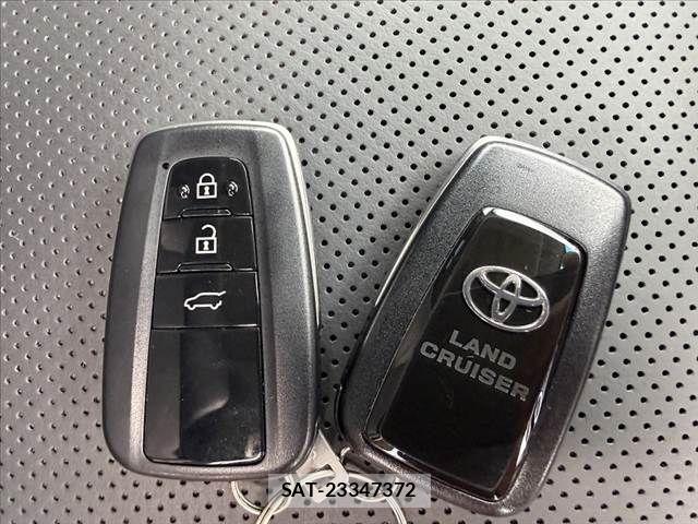 Toyota LAND CRUISER PRADO 2023-04 8336441-23