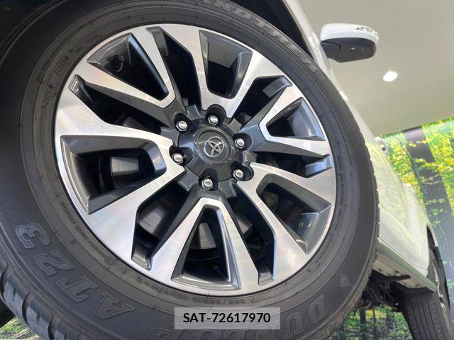 Toyota LAND CRUISER PRADO 2023-04 8336452-12