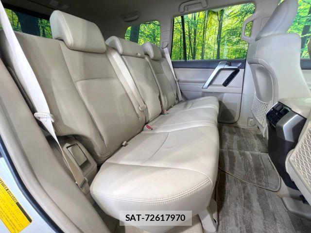 Toyota LAND CRUISER PRADO 2023-04 8336452-8
