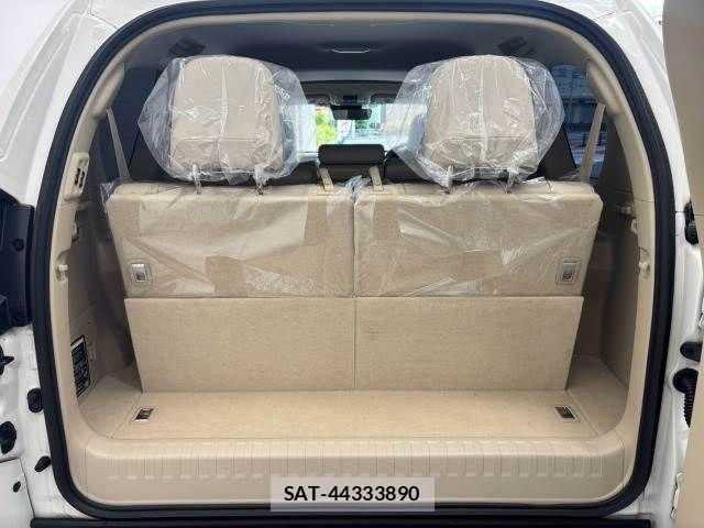 Toyota LAND CRUISER PRADO 2023-02 8335020-12