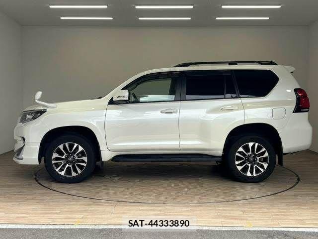 Toyota LAND CRUISER PRADO 2023-02 8335020-15