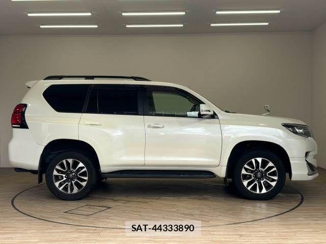 Toyota LAND CRUISER PRADO 2023-02 8335020-16