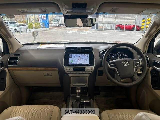 Toyota LAND CRUISER PRADO 2023-02 8335020-2