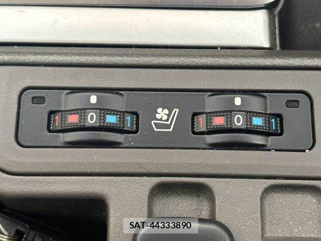 Toyota LAND CRUISER PRADO 2023-02 8335020-8
