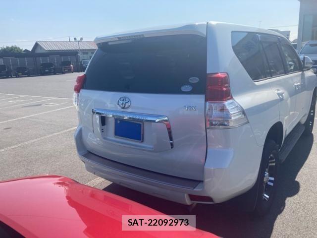 Toyota LAND CRUISER PRADO 2012-03 8336476-16