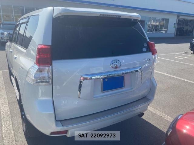 Toyota LAND CRUISER PRADO 2012-03 8336476-17