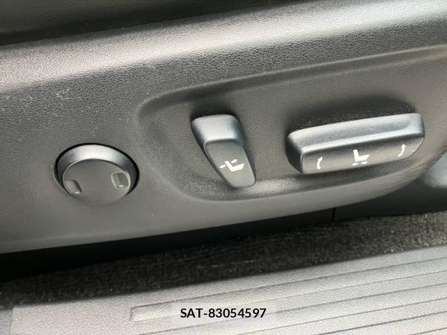 Toyota LAND CRUISER PRADO 2016-08 8354801-12
