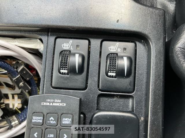 Toyota LAND CRUISER PRADO 2016-08 8354801-26