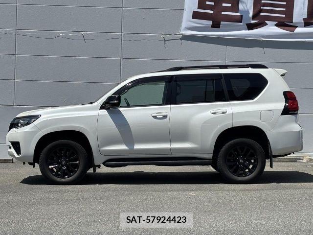Toyota LAND CRUISER PRADO 2022-01 8354803-18