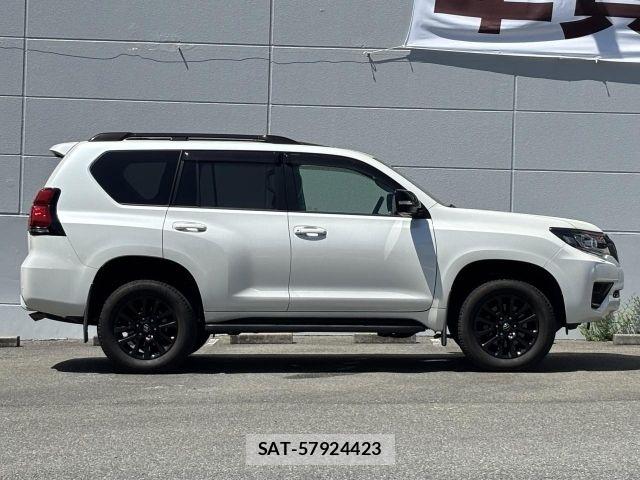 Toyota LAND CRUISER PRADO 2022-01 8354803-21