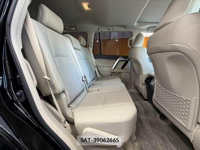 Toyota LAND CRUISER PRADO 2023-10 8354791-18