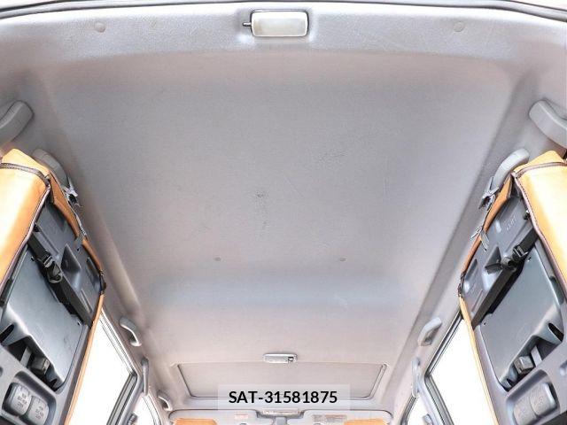 Toyota LAND CRUISER PRADO 2001-01 8366578-9