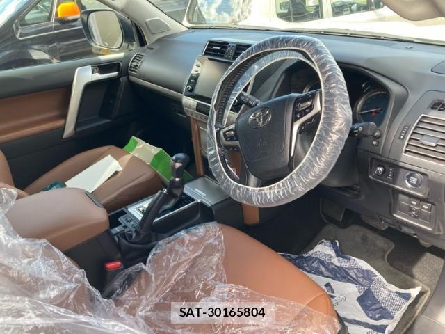 Toyota LAND CRUISER PRADO 2021-12 8366585-13
