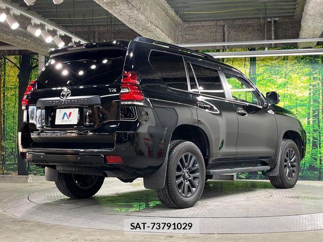 Toyota LAND CRUISER PRADO 2022-11 8366583-17
