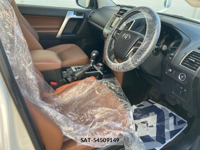 Toyota LAND CRUISER PRADO 2021-12 8366586-18