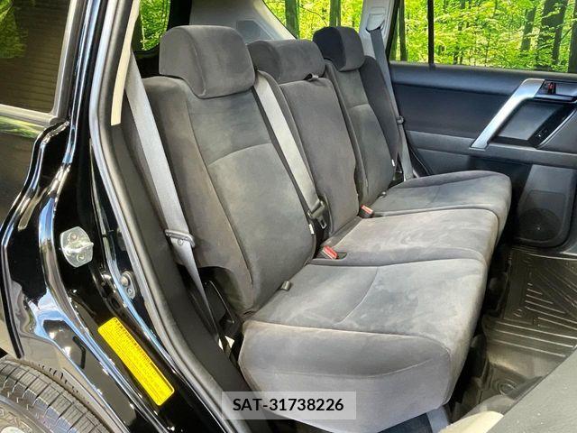 Toyota LAND CRUISER PRADO 2023-02 8366590-8