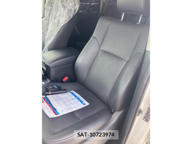 Toyota LAND CRUISER PRADO 2021-10 8366575-11