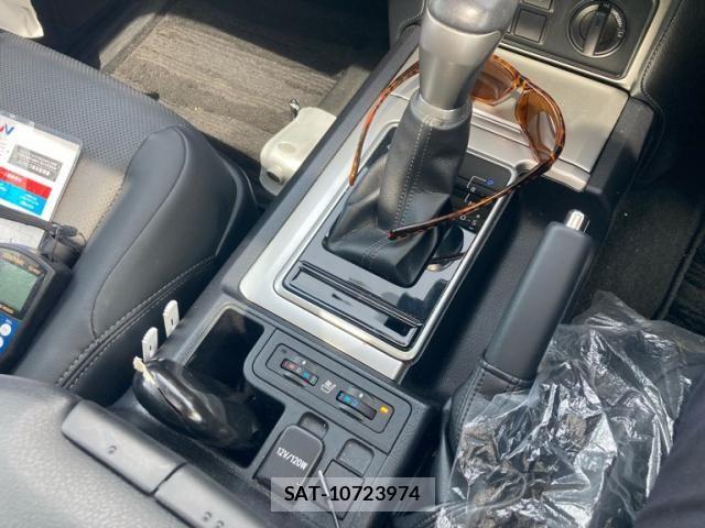 Toyota LAND CRUISER PRADO 2021-10 8366575-22