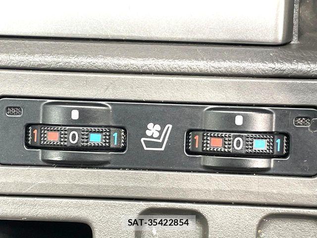 Toyota LAND CRUISER PRADO 2023-02 8366584-6