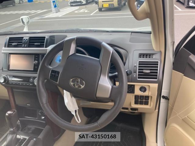 Toyota LAND CRUISER PRADO 2017-01 8366601-10