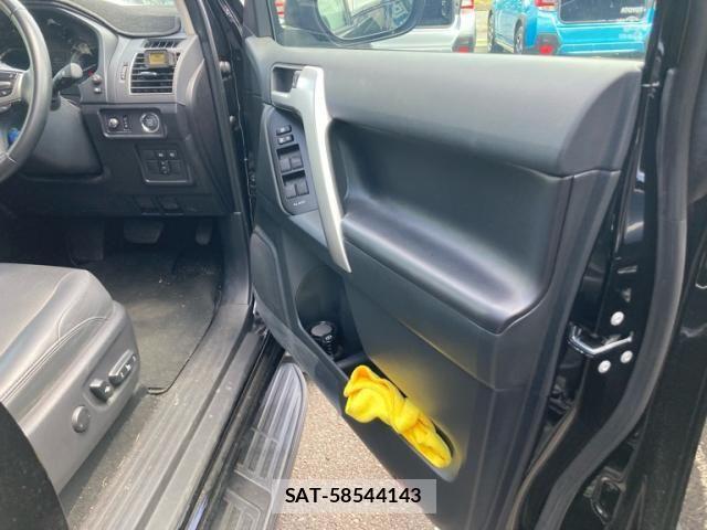 Toyota LAND CRUISER PRADO 2022-12 8366592-18