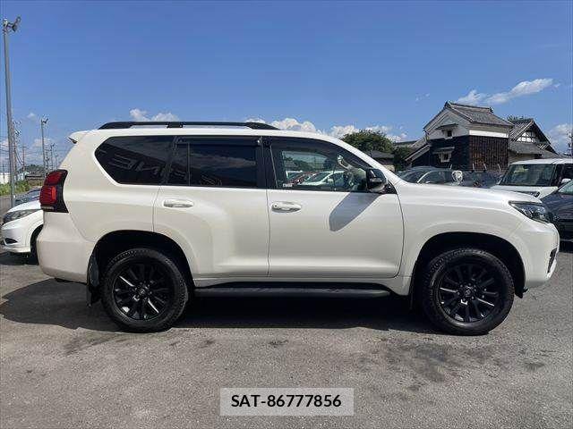 Toyota LAND CRUISER PRADO 2023-02 8371773-16