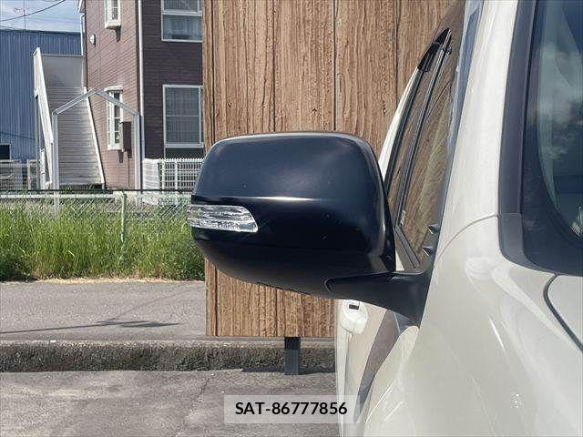 Toyota LAND CRUISER PRADO 2023-02 8371773-25