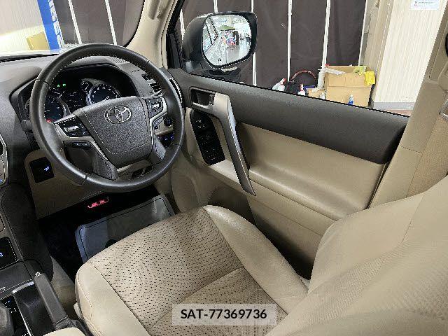 Toyota LAND CRUISER PRADO 2023-10 8371772-13