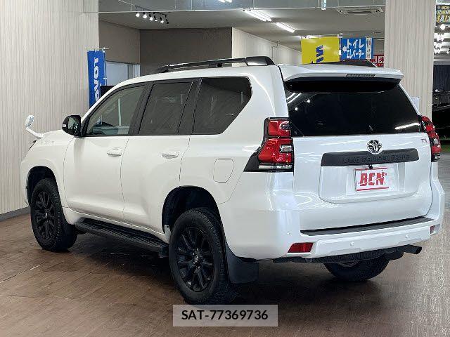Toyota LAND CRUISER PRADO 2023-10 8371772-8