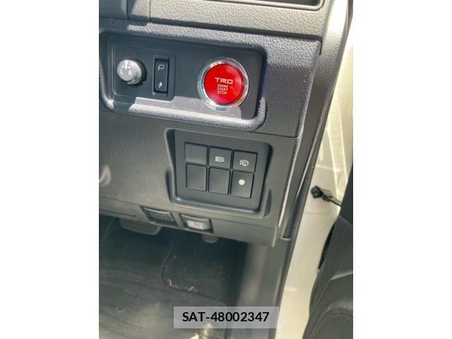 Toyota LAND CRUISER PRADO 2020-02 8413123-12