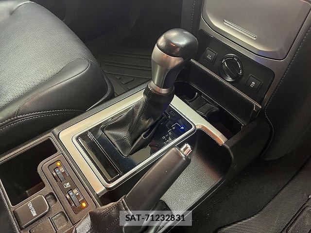 Toyota LAND CRUISER PRADO 2019-12 8413122-18