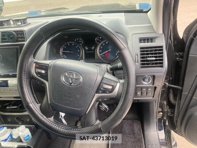 Toyota LAND CRUISER PRADO 2017-10 8413129-18