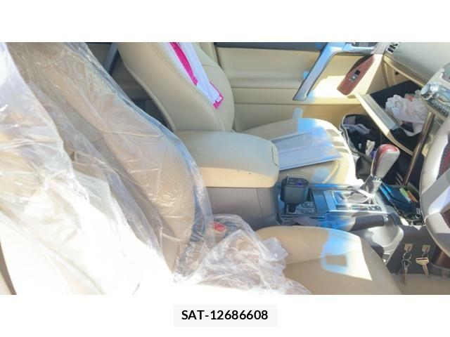 Toyota LAND CRUISER PRADO 2015-09 8413128-10