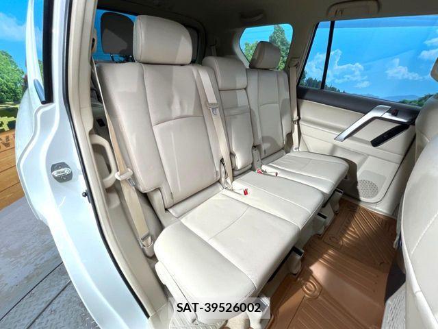 Toyota LAND CRUISER PRADO 2023-12 8438303-8
