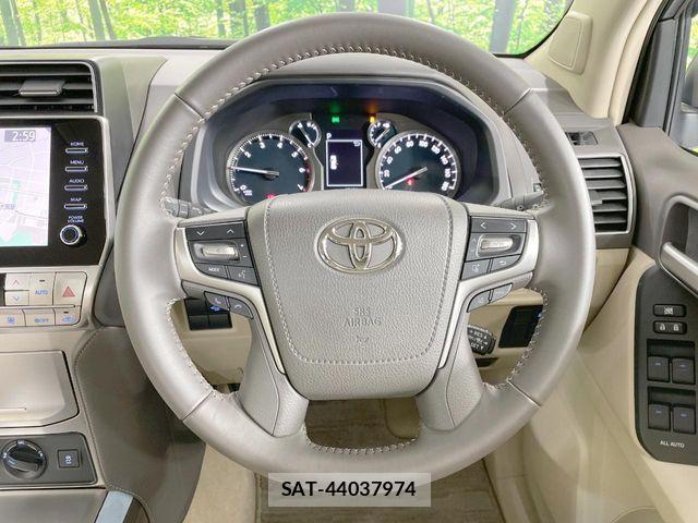 Toyota LAND CRUISER PRADO 2023-10 8438305-12
