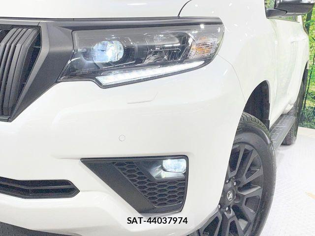Toyota LAND CRUISER PRADO 2023-10 8438305-13