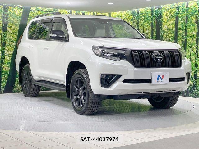 Toyota LAND CRUISER PRADO 2023-10 8438305-17