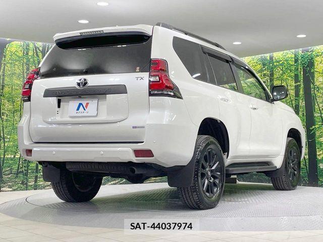 Toyota LAND CRUISER PRADO 2023-10 8438305-18