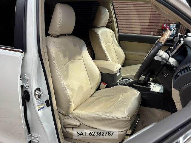 Toyota LAND CRUISER PRADO 2017-11 8485582-10