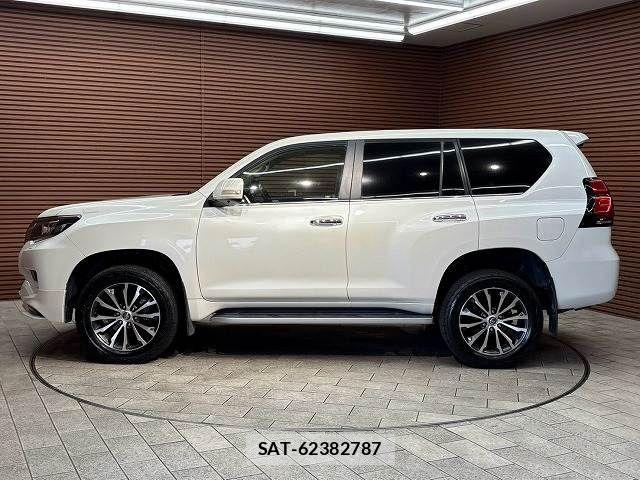 Toyota LAND CRUISER PRADO 2017-11 8485582-17