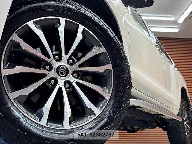 Toyota LAND CRUISER PRADO 2017-11 8485582-18