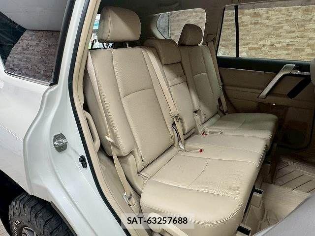 Toyota LAND CRUISER PRADO 2023-03 8485572-5